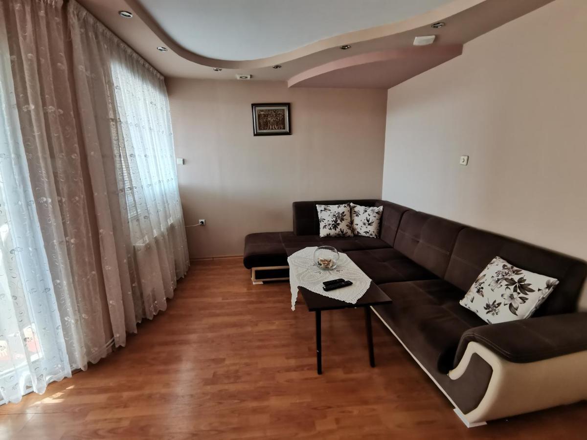 Central Apartment Targovishte Kültér fotó