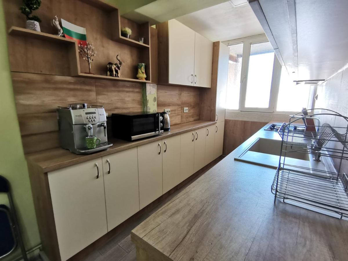 Central Apartment Targovishte Kültér fotó