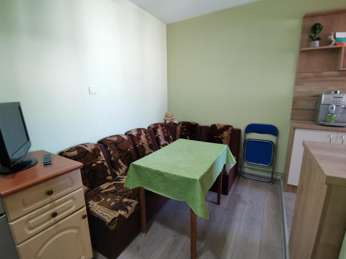 Central Apartment Targovishte Kültér fotó